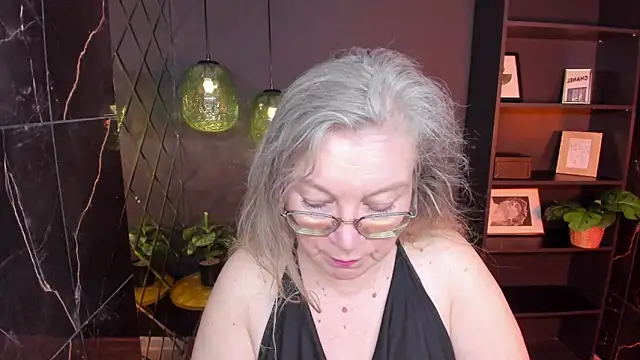 Snapshot of NataliMellow chatting on June 2, 1:13 pm NataliMellow online show from June 2, 1:13 pm