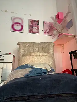 Snapshot of halana_squirts chatting on March 8, 7:05 am halana squirts online show from March 8, 7:05 am