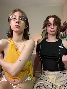 Jitoon Exe online show from May 24, 11:10 pm
