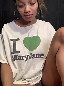 Snapshot of Rakiyahcharms chatting on January 26, 5:45 am Rakiyahcharms online show from January 26, 5:45 am