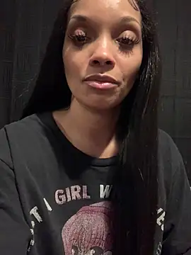 Snapshot of Rakiyahcharms chatting on March 6, 3:57 am Rakiyahcharms online show from March 6, 3:57 am