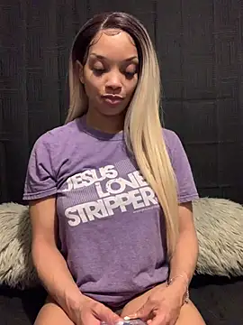 Snapshot of Rakiyahcharms chatting on March 16, 5:39 pm Rakiyahcharms online show from March 16, 5:39 pm