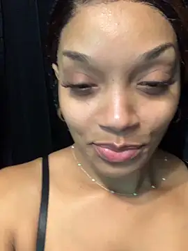 Snapshot of Rakiyahcharms chatting on November 1, 10:23 pm Rakiyahcharms online show from November 1, 10:23 pm