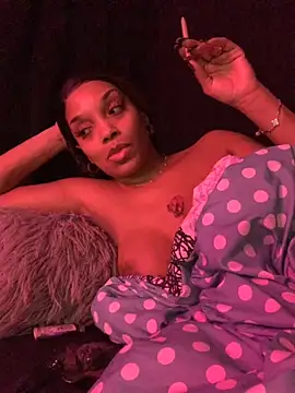 Snapshot of Rakiyahcharms chatting on November 2, 10:28 am Rakiyahcharms online show from November 2, 10:28 am