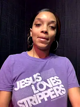 Snapshot of Rakiyahcharms chatting on November 16, 6:13 pm Rakiyahcharms online show from November 16, 6:13 pm