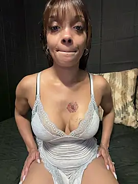 Rakiyahcharms online show from June 19, 7:06 pm