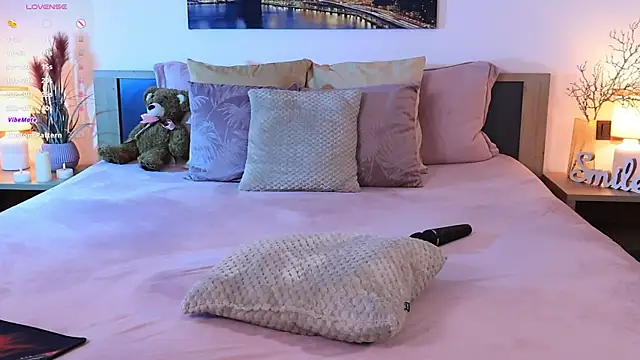 Snapshot of Leila__Sweet chatting on February 1, 11:32 am Leila Sweet online show from February 1, 11:32 am