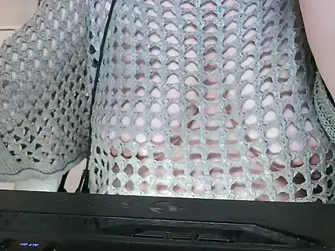 Snapshot of heidi60 chatting on December 9, 4:47 pm heidi60 online show from December 9, 4:47 pm