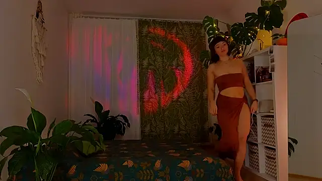 lana sky online show from February 13, 8:45 pm