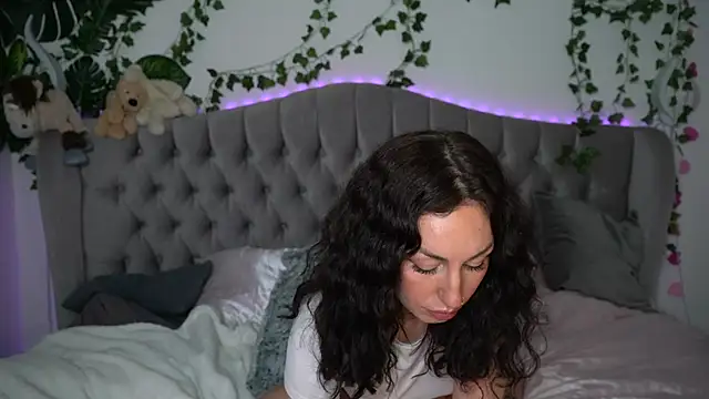 Snapshot of Estherjizz chatting on January 27, 2:24 pm Estherjizz online show from January 27, 2:24 pm