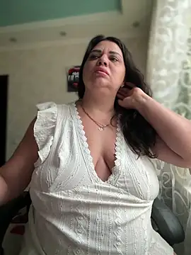 Snapshot of littleRikka chatting on November 16, 7:47 am littleRikka online show from November 16, 7:47 am