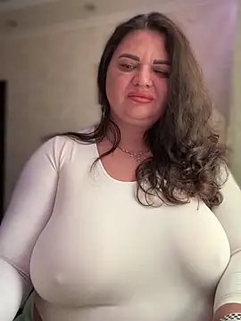 Snapshot of littleRikka chatting on November 24, 10:48 am littleRikka online show from November 24, 10:48 am