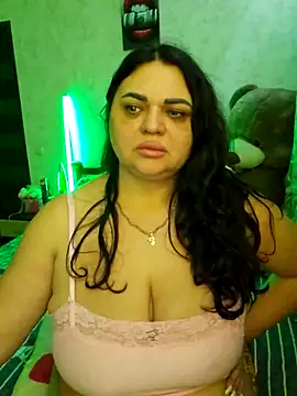 littleRikka online show from April 3, 8:29 pm