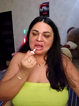 littleRikka online show from April 4, 5:21 pm