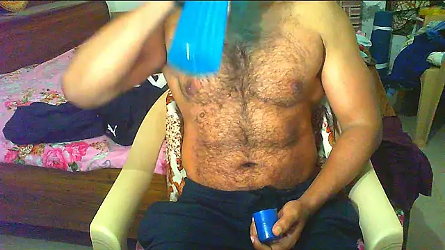 Snapshot of Vbestshow chatting on June 14, 1:13 pm Vbestshow online show from June 14, 1:13 pm