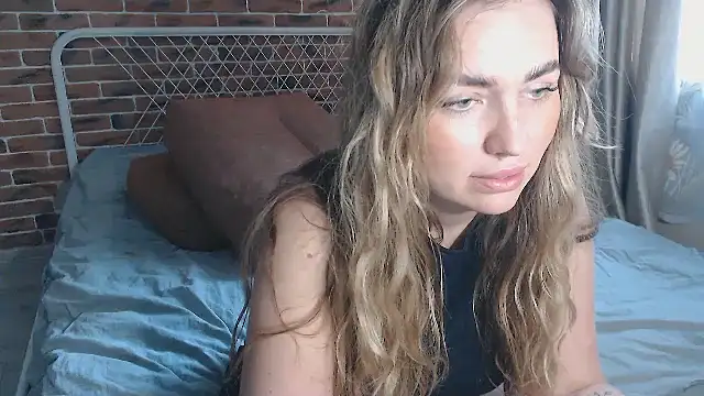 Snapshot of xxkristinaxx chatting on February 20, 10:59 am xxkristinaxx online show from February 20, 10:59 am