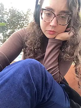 ladyturtle online show from March 31, 1:33 pm