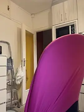 ladyturtle online show from April 11, 7:18 pm