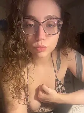 ladyturtle online show from April 17, 10:13 pm