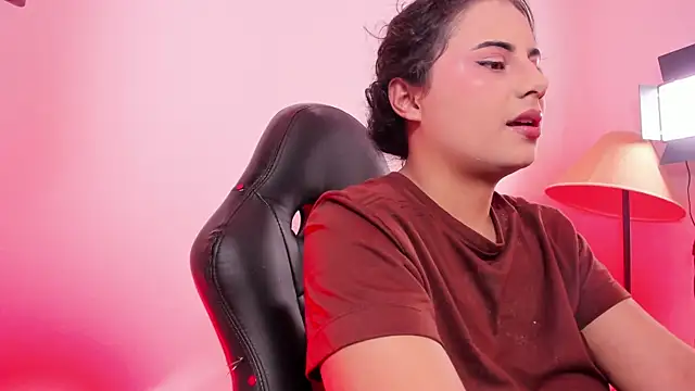 AbbyTaylorr online show from December 2, 10:05 pm