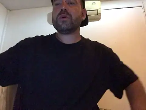 Snapshot of fuckerplayer1 chatting on October 11, 5:55 pm fuckerplayer1 online show from October 11, 5:55 pm