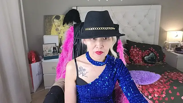 Snapshot of RoxalanaStar chatting on June 13, 12:08 am RoxalanaStar online show from June 13, 12:08 am