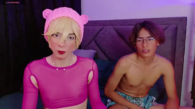 Snapshot of david_blue1 chatting on November 16, 2:17 am david blue1 online show from November 16, 2:17 am