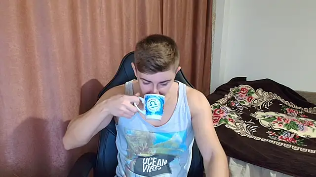 Snapshot of Todhorny9873 chatting on January 20, 6:10 am Todhorny9873 online show from January 20, 6:10 am