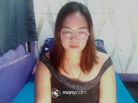 BURBERRY69 online show from November 10, 6:45 am