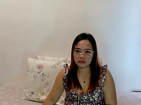 Snapshot of BURBERRY69 chatting on July 5, 5:14 am BURBERRY69 online show from July 5, 5:14 am