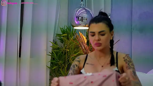 perfectt33n online show from April 16, 12:50 pm