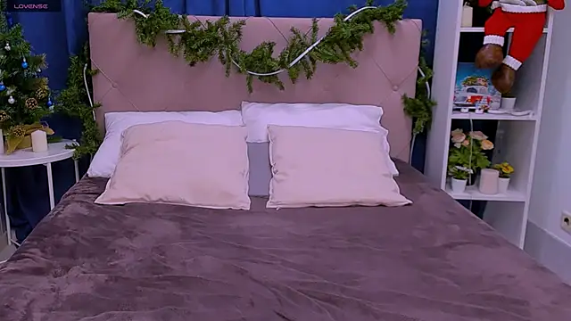 Janie JJ Curvie online show from December 22, 2:41 am