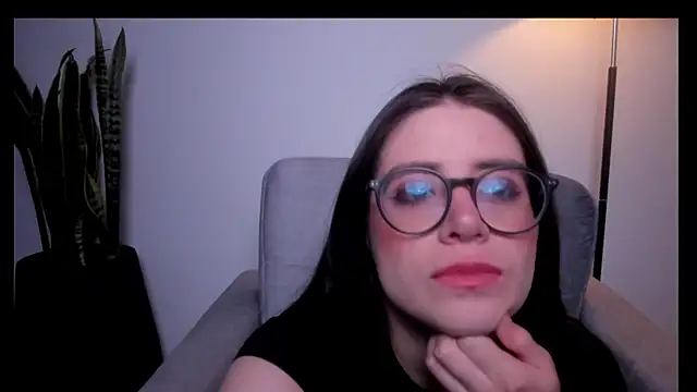 Snapshot of HazelKush chatting on August 5, 10:12 pm HazelKush online show from August 5, 10:12 pm
