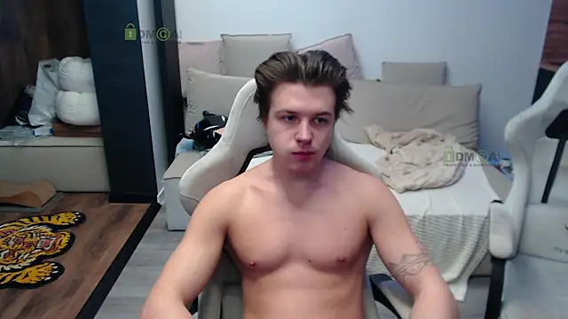 Snapshot of Sunny-Girl1 chatting on January 13, 9:47 am Sunny-Girl1 online show from January 13, 9:47 am