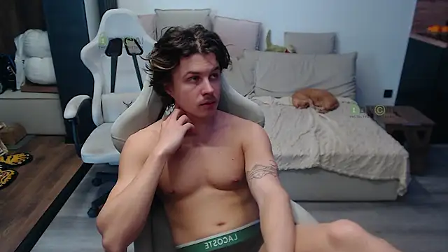 Snapshot of Sunny-Girl1 chatting on February 11, 8:52 am Sunny-Girl1 online show from February 11, 8:52 am