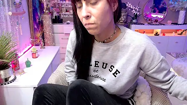 misscectito13 online show from February 27, 5:57 pm