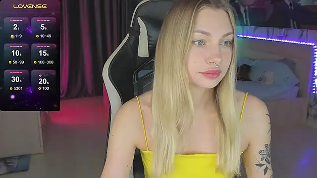 BiMolly online show from December 18, 2:53 am