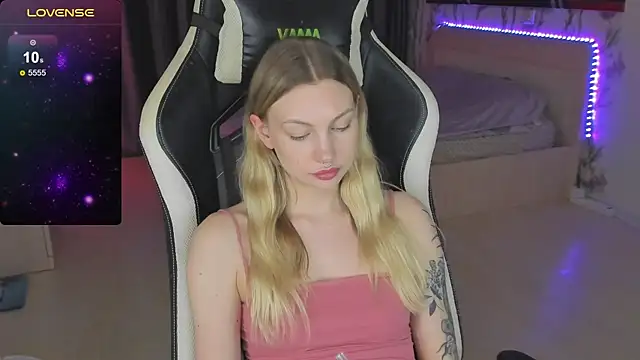 BiMolly online show from March 13, 4:16 am