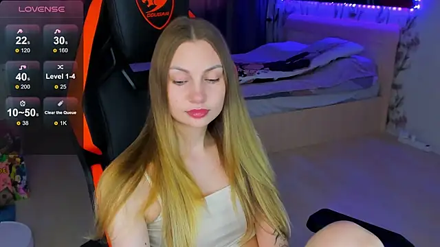 BiMolly online show from June 10, 3:44 pm