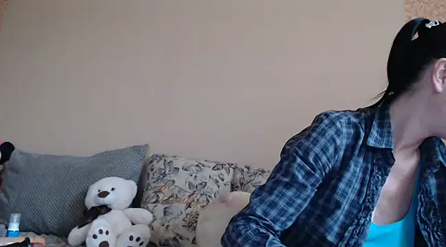 Snapshot of HotDreamm chatting on February 19, 2:34 pm HotDreamm online show from February 19, 2:34 pm