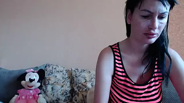 Snapshot of HotDreamm chatting on October 20, 10:27 am HotDreamm online show from October 20, 10:27 am