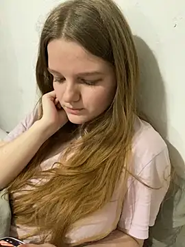 Snapshot of -MimmiLissa- chatting on December 13, 2:38 pm -MimmiLissa- online show from December 13, 2:38 pm