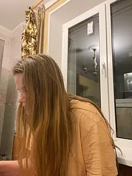 Snapshot of -MimmiLissa- chatting on January 21, 12:46 am -MimmiLissa- online show from January 21, 12:46 am