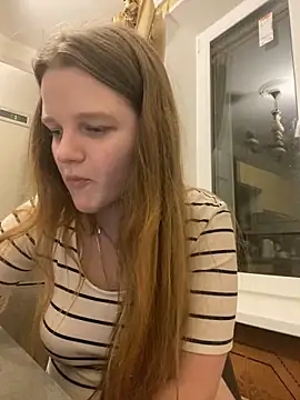 Snapshot of -MimmiLissa- chatting on February 1, 6:08 pm -MimmiLissa- online show from February 1, 6:08 pm