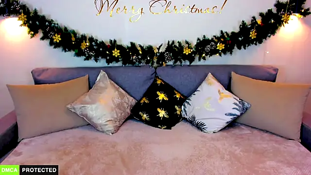 Snapshot of TheWoman__ chatting on December 28, 1:28 pm TheWoman online show from December 28, 1:28 pm