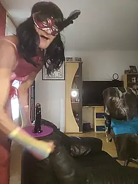 Snapshot of Python43 chatting on February 6, 9:23 am Python43 online show from February 6, 9:23 am