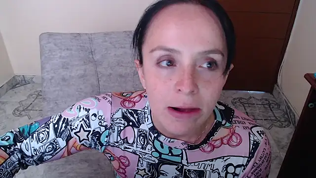 Snapshot of antara_hotgirl chatting on November 17, 9:42 pm antara hotgirl online show from November 17, 9:42 pm