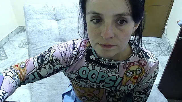 Snapshot of antara_hotgirl chatting on February 6, 9:29 pm antara hotgirl online show from February 6, 9:29 pm