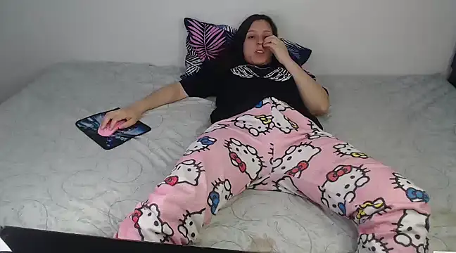 Snapshot of Chanelsexyy chatting on December 11, 8:18 pm Chanelsexyy online show from December 11, 8:18 pm