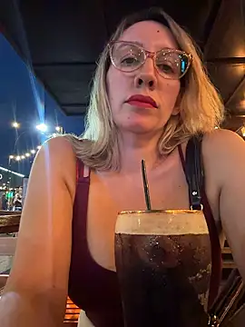 Gatitacarlita online show from January 7, 11:07 pm